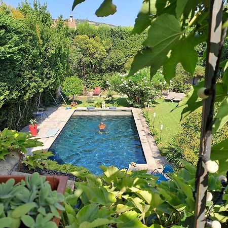 La Demeure Bed & Breakfast Eyguières Dış mekan fotoğraf