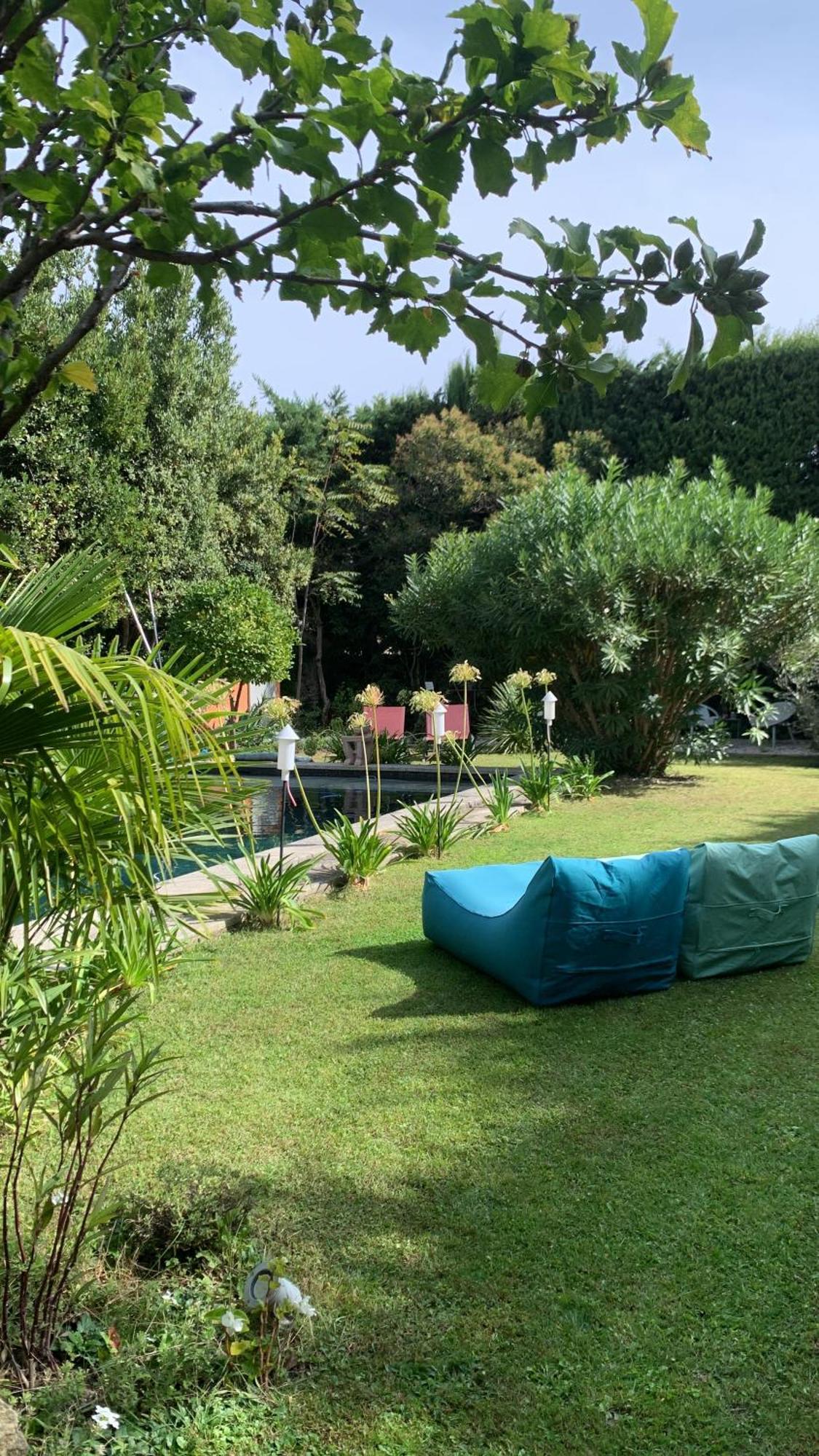 La Demeure Bed & Breakfast Eyguières Dış mekan fotoğraf