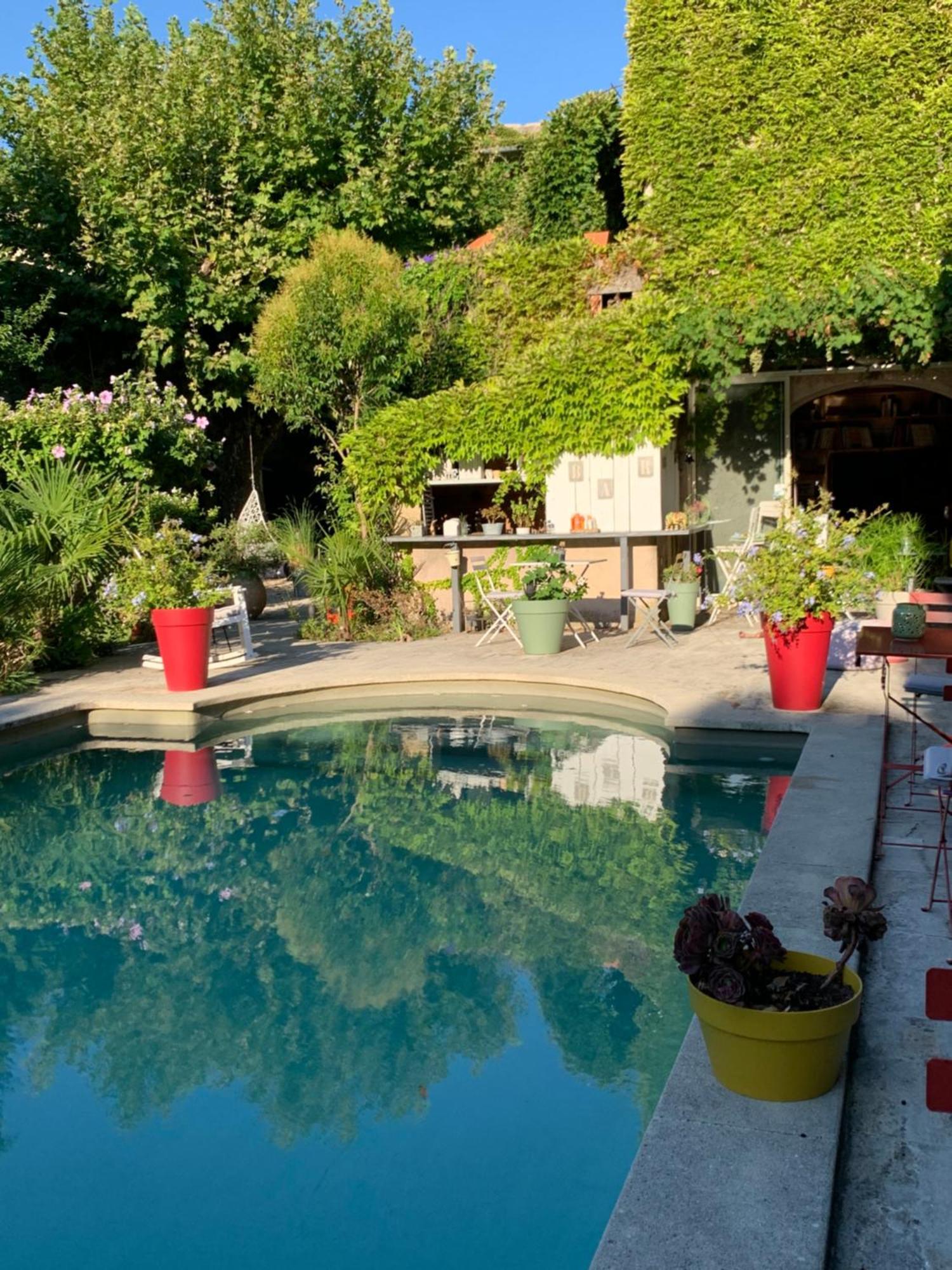 La Demeure Bed & Breakfast Eyguières Dış mekan fotoğraf