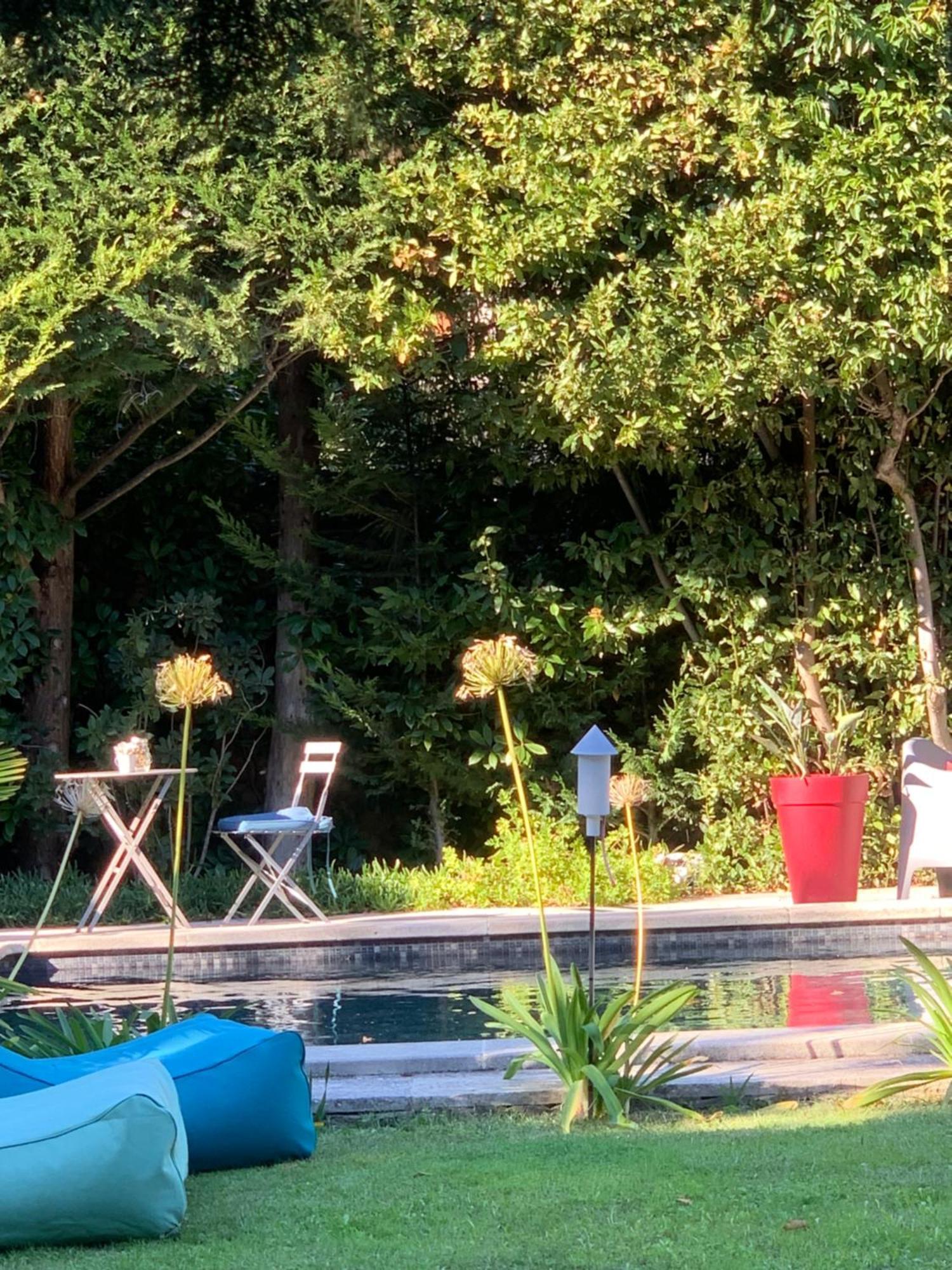 La Demeure Bed & Breakfast Eyguières Dış mekan fotoğraf