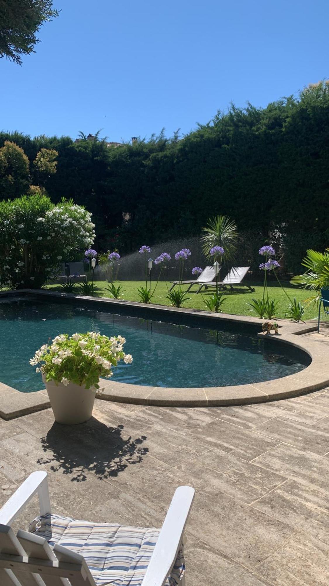 La Demeure Bed & Breakfast Eyguières Dış mekan fotoğraf