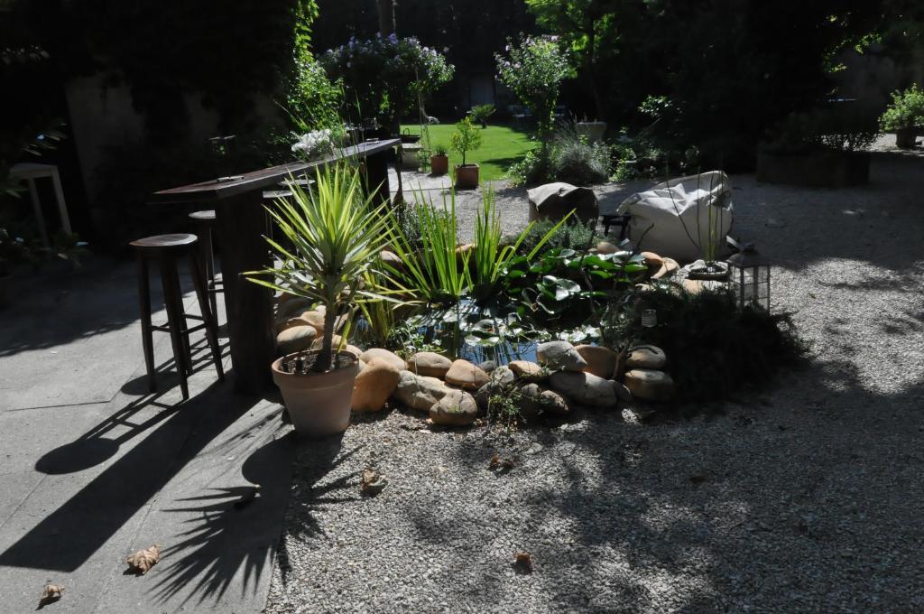 La Demeure Bed & Breakfast Eyguières Dış mekan fotoğraf